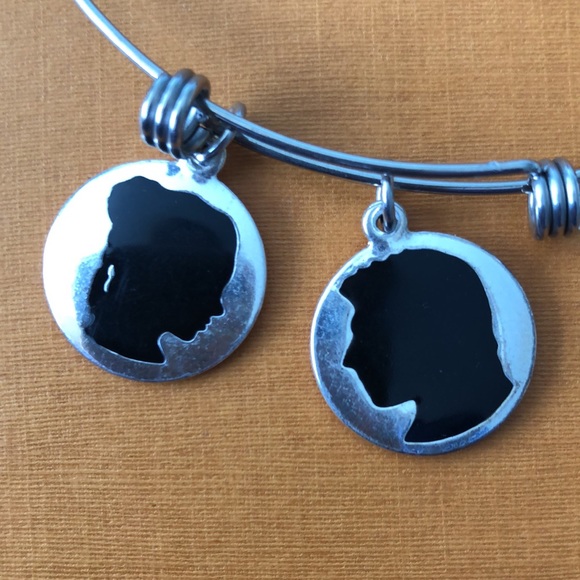 Star Wars Han Solo & Princess Leia Charm Bracelet - Picture 2 of 4